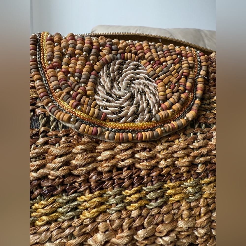 Handcrafted Brown Woven Straw Shoulder Bag - Picture 5 of 12